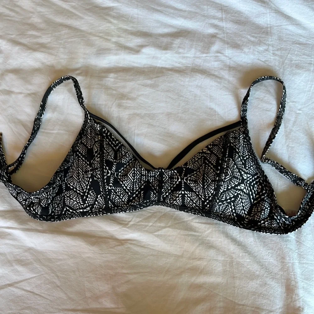 XHILARATION bikini top - Picture 1 of 2